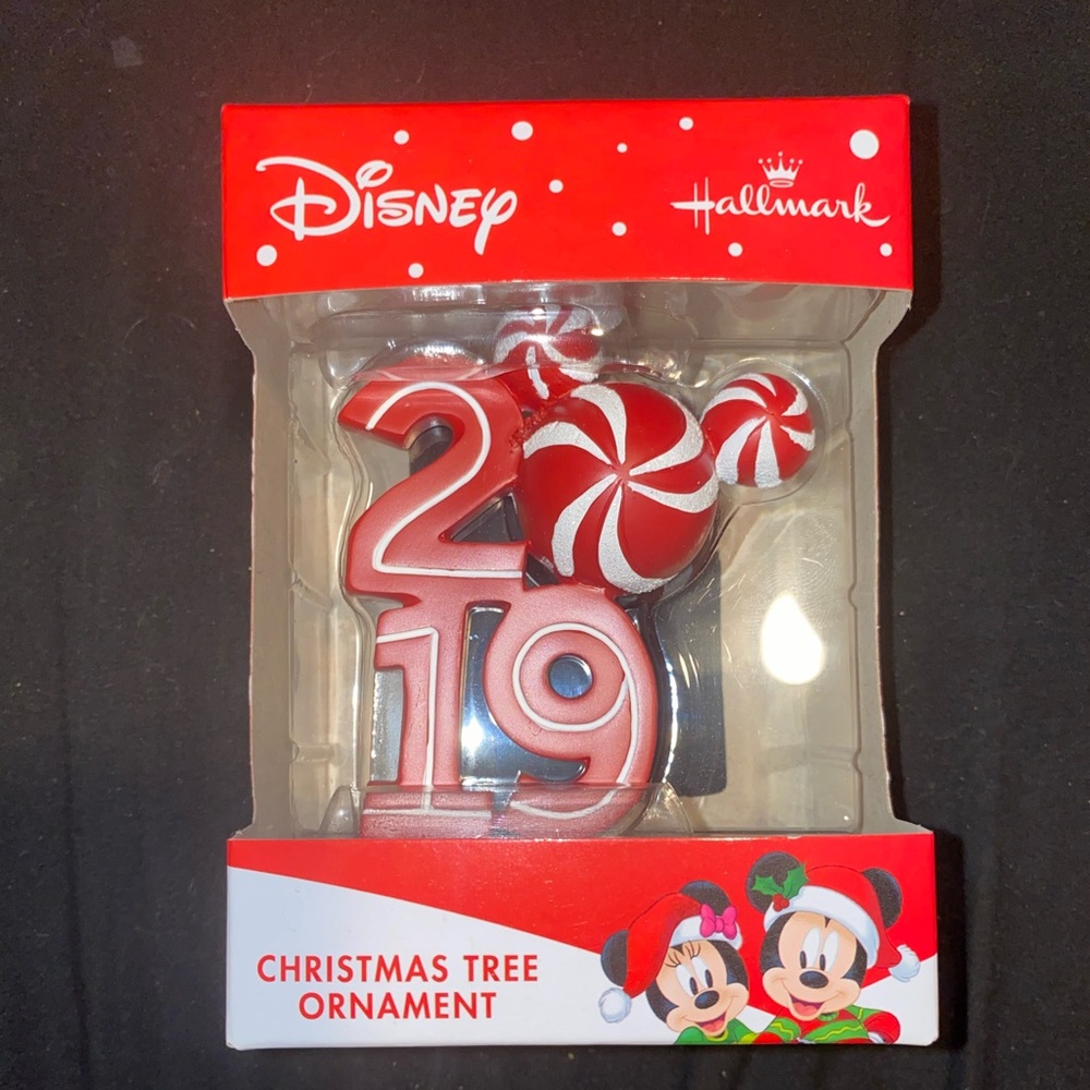 2019 Disney Hallmark Christmas Mickey ornament